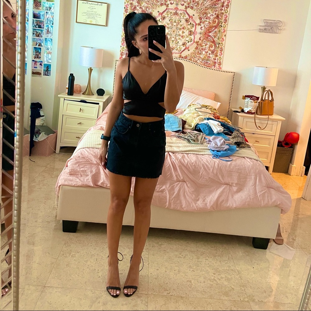 Back denim skirt